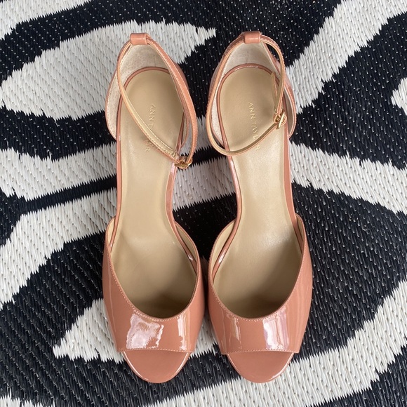 NWOT Ann Taylor Wedges - Picture 2 of 8